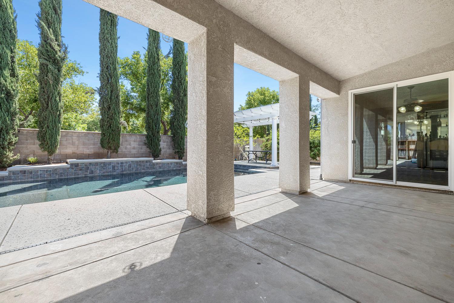 8420 N Ann Ave, Fresno, CA 93720