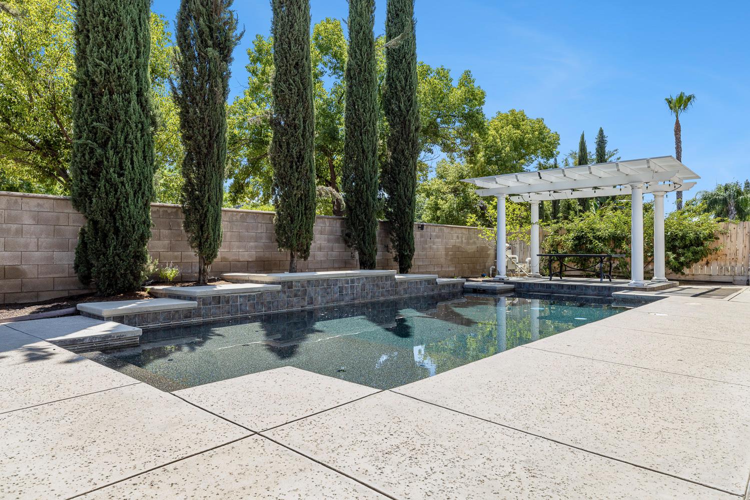 8420 N Ann Ave, Fresno, CA 93720