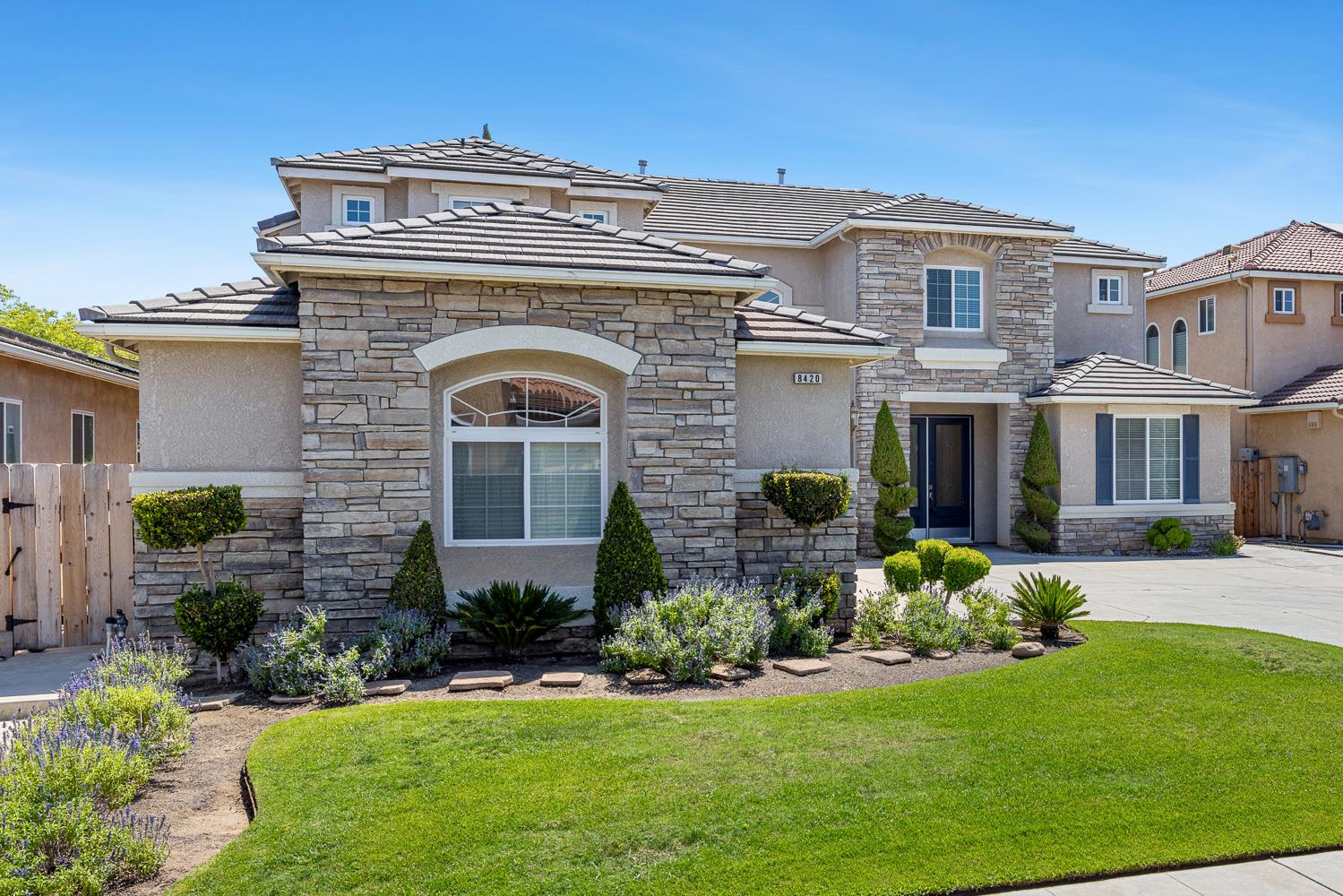 8420 N Ann Ave, Fresno, CA 93720