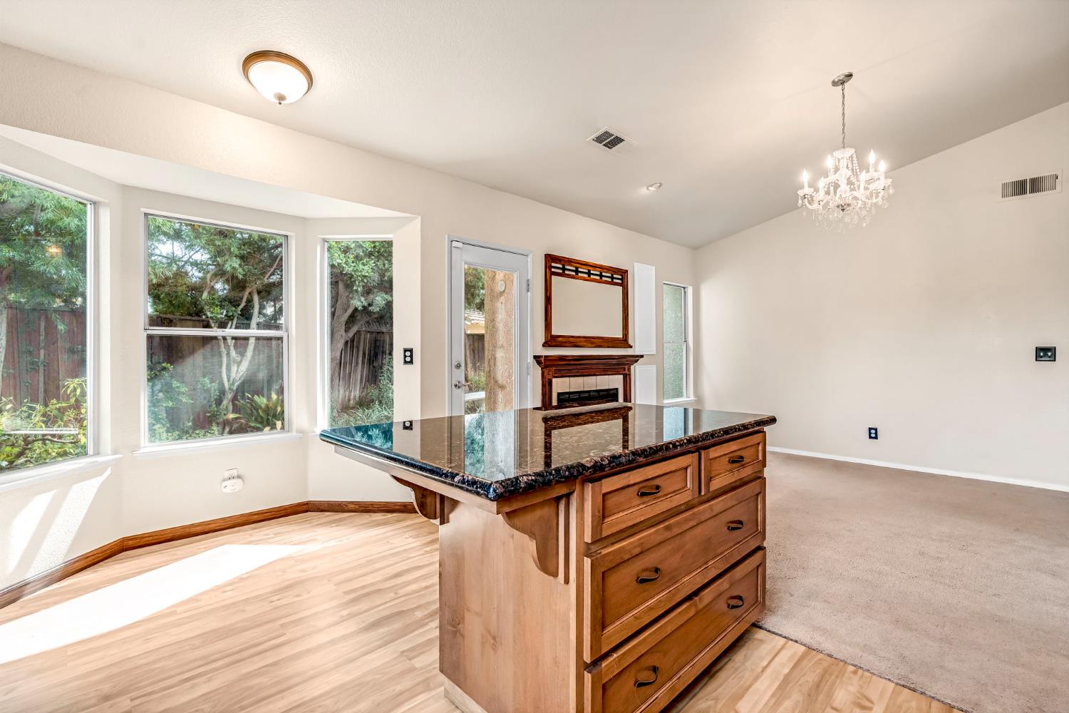 2746 Beverly Ave, Clovis, CA 93611