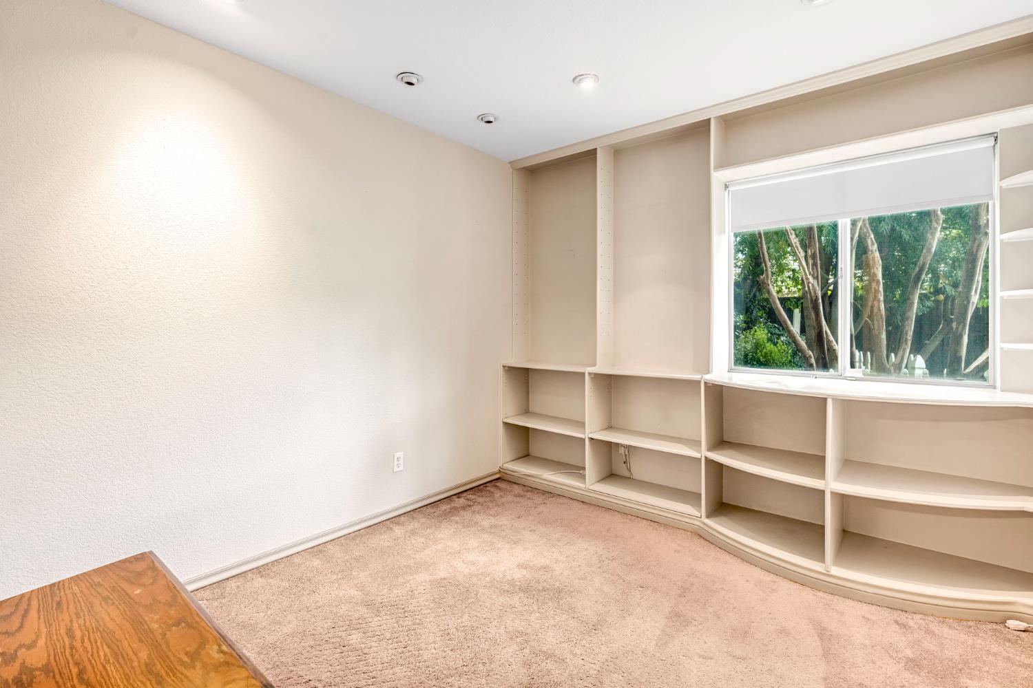 2746 Beverly Ave, Clovis, CA 93611