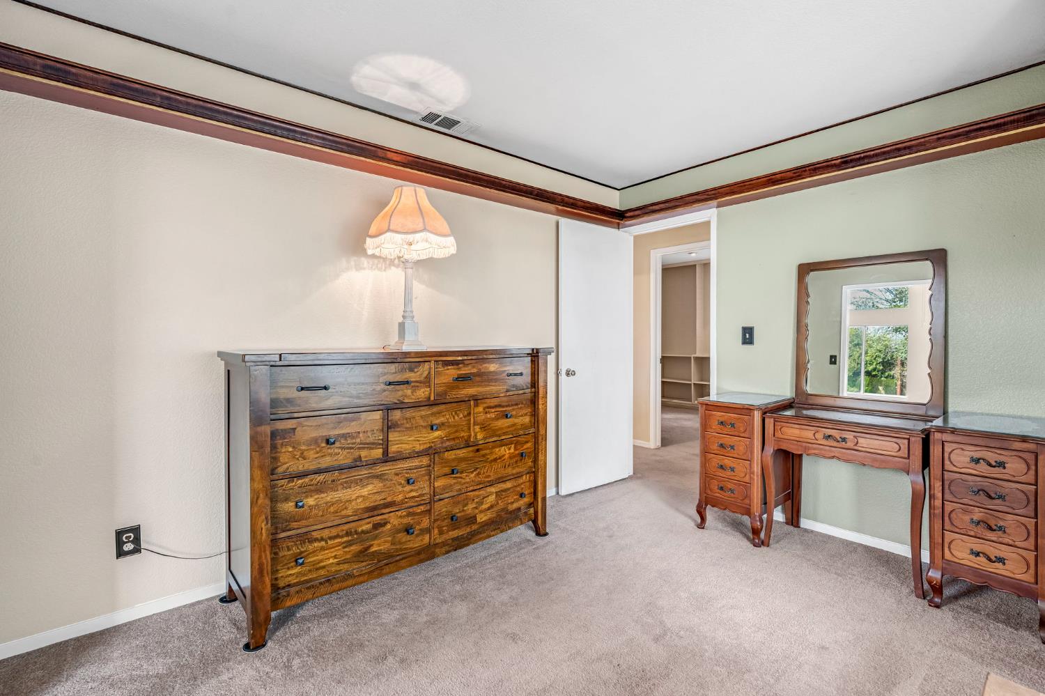 2746 Beverly Ave, Clovis, CA 93611