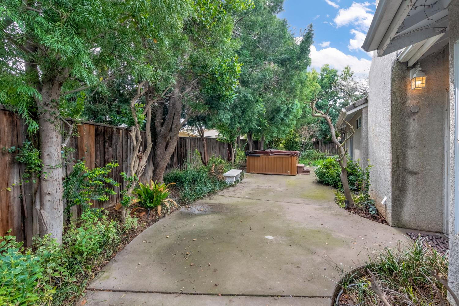 2746 Beverly Ave, Clovis, CA 93611