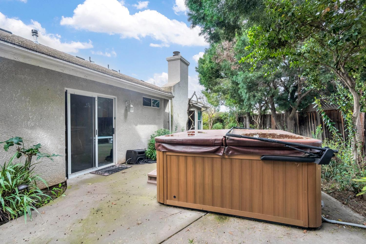 2746 Beverly Ave, Clovis, CA 93611