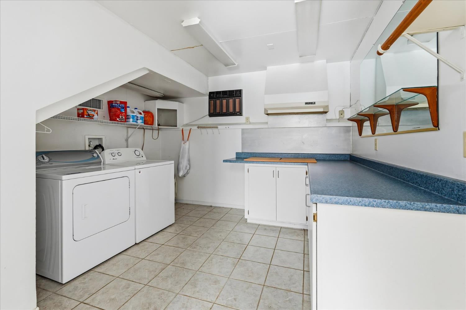 43149 W Sugar Pine Dr, Oakhurst, CA 93644