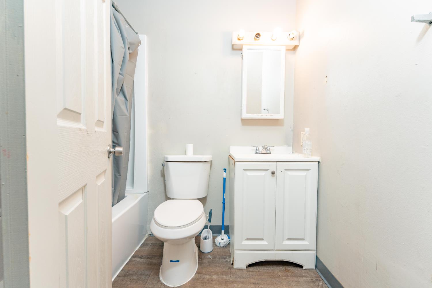 2640 W 2640 W Fairmont Ave #101, Fresno, CA 93705