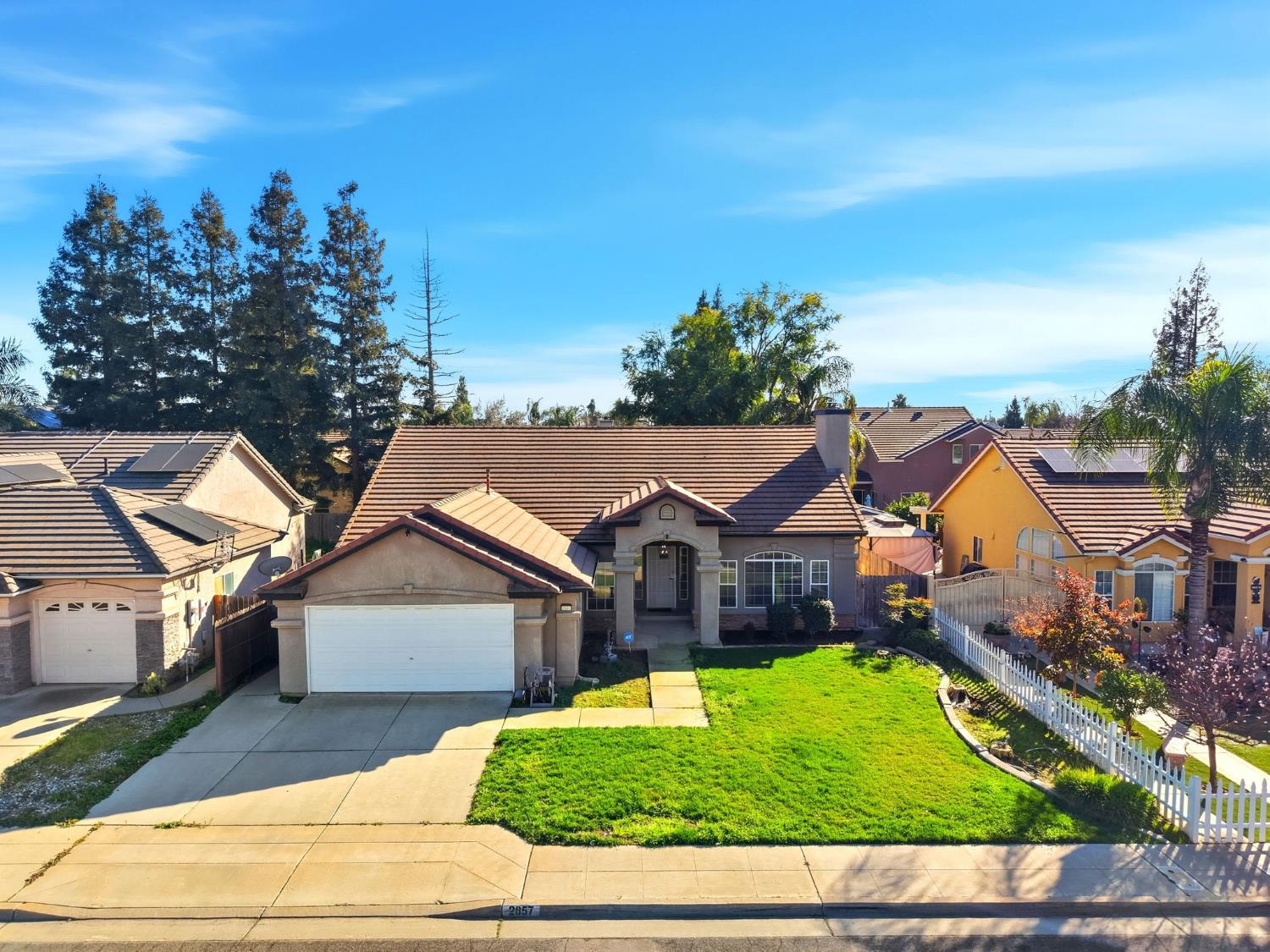 2857 E Ryan Ln, Fresno, CA 93720