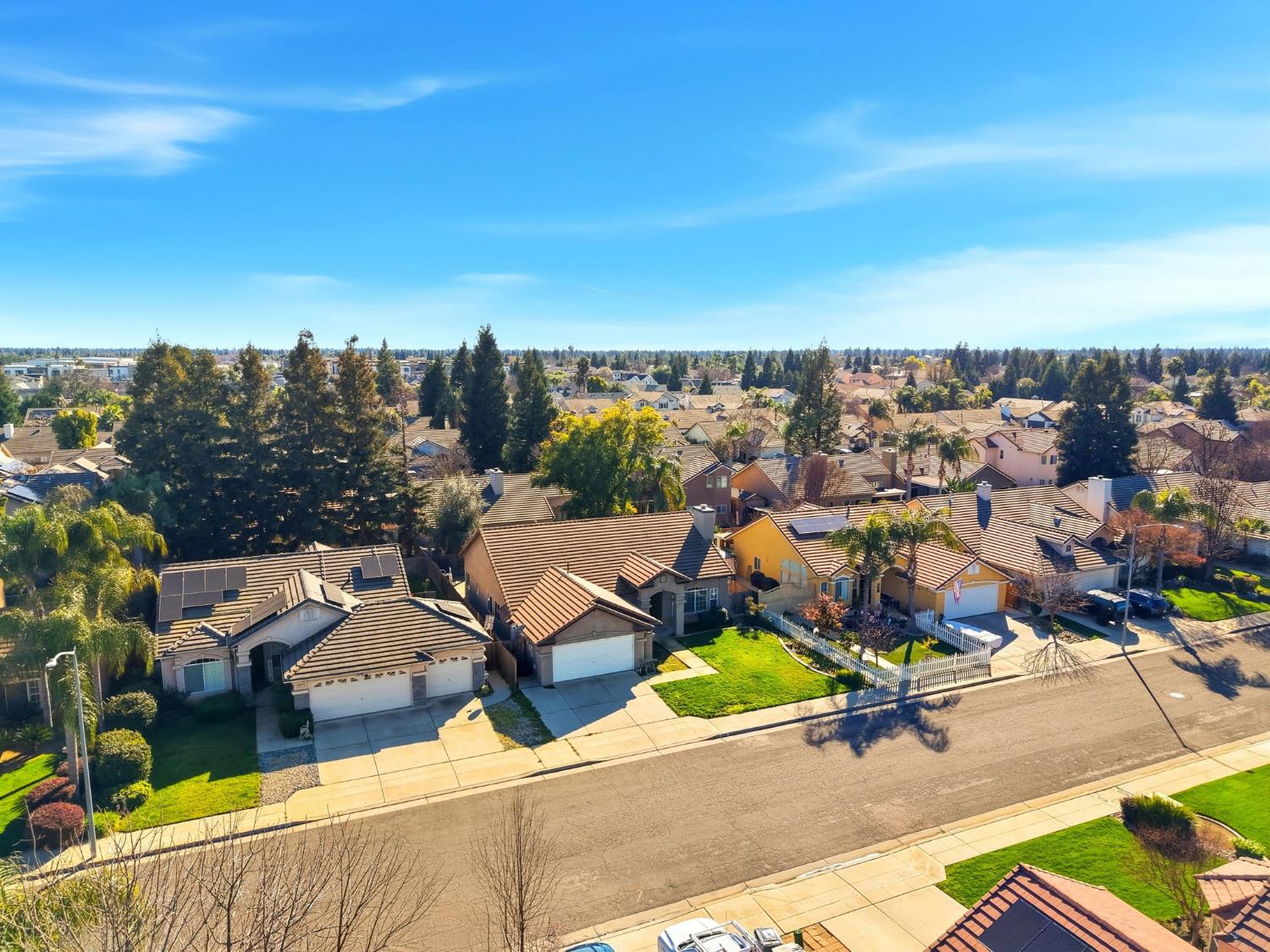 2857 E Ryan Ln, Fresno, CA 93720