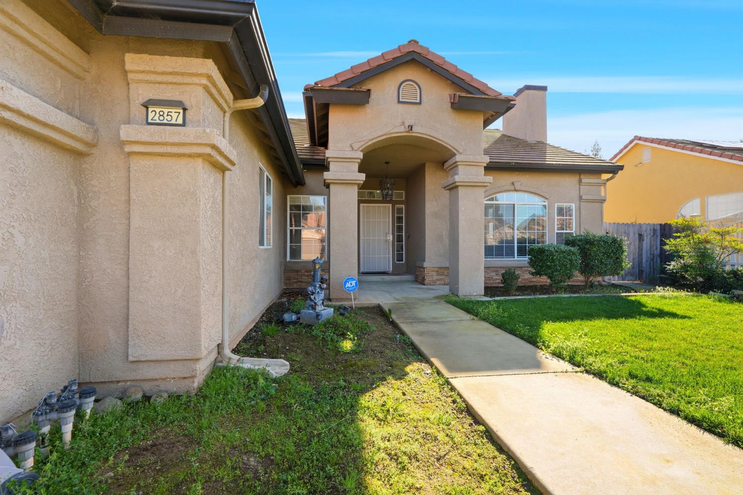 2857 E Ryan Ln, Fresno, CA 93720