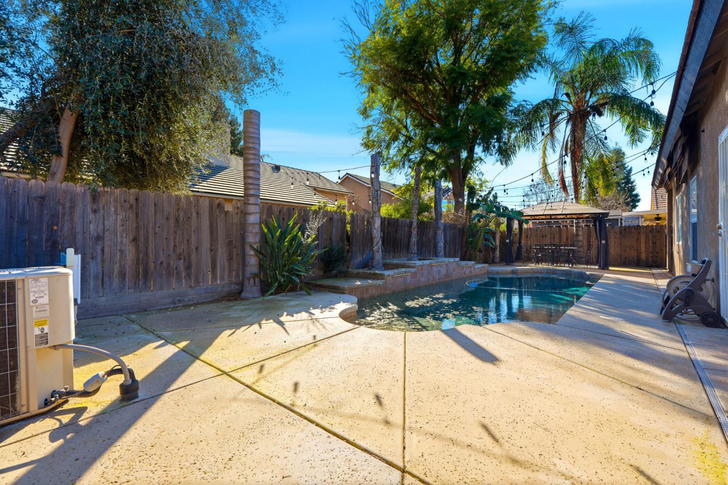 2857 E Ryan Ln, Fresno, CA 93720