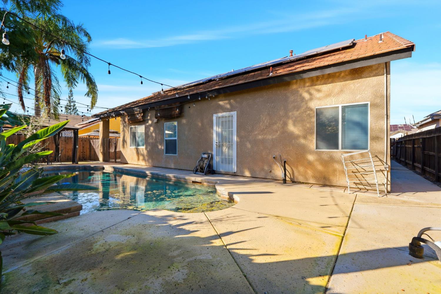 2857 E Ryan Ln, Fresno, CA 93720