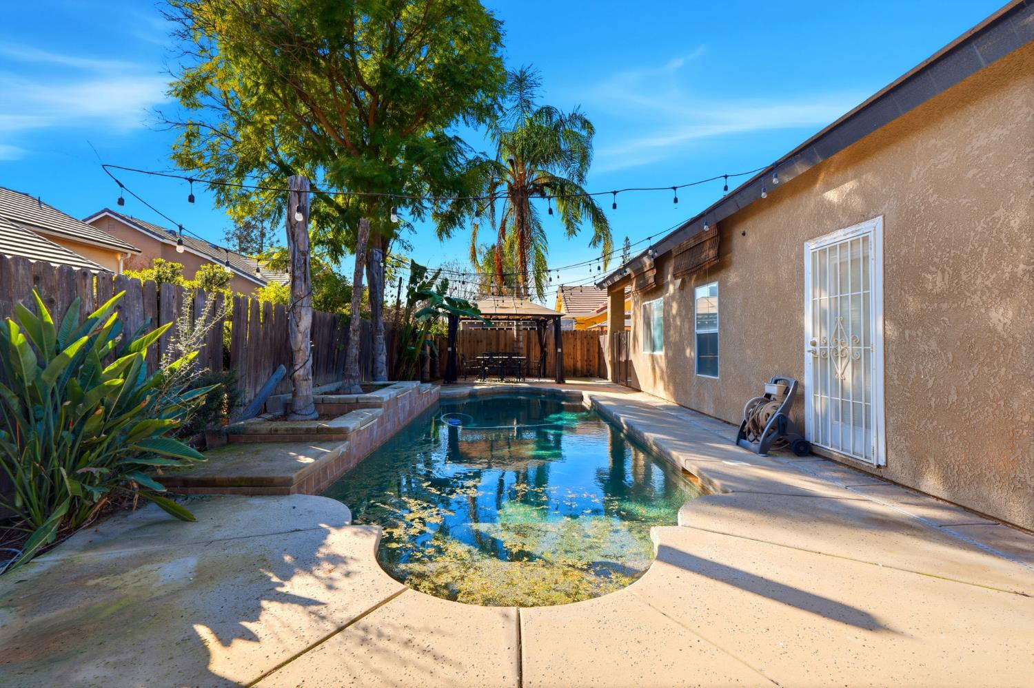 2857 E Ryan Ln, Fresno, CA 93720