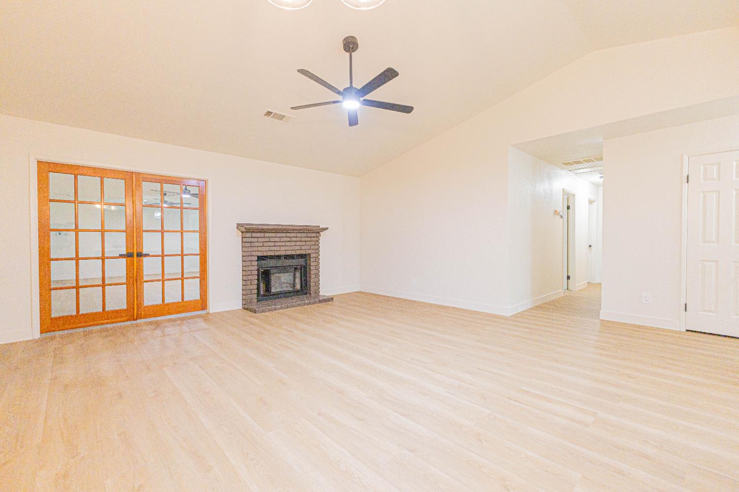 715 Rosehill Dr, Chowchilla, CA 93610