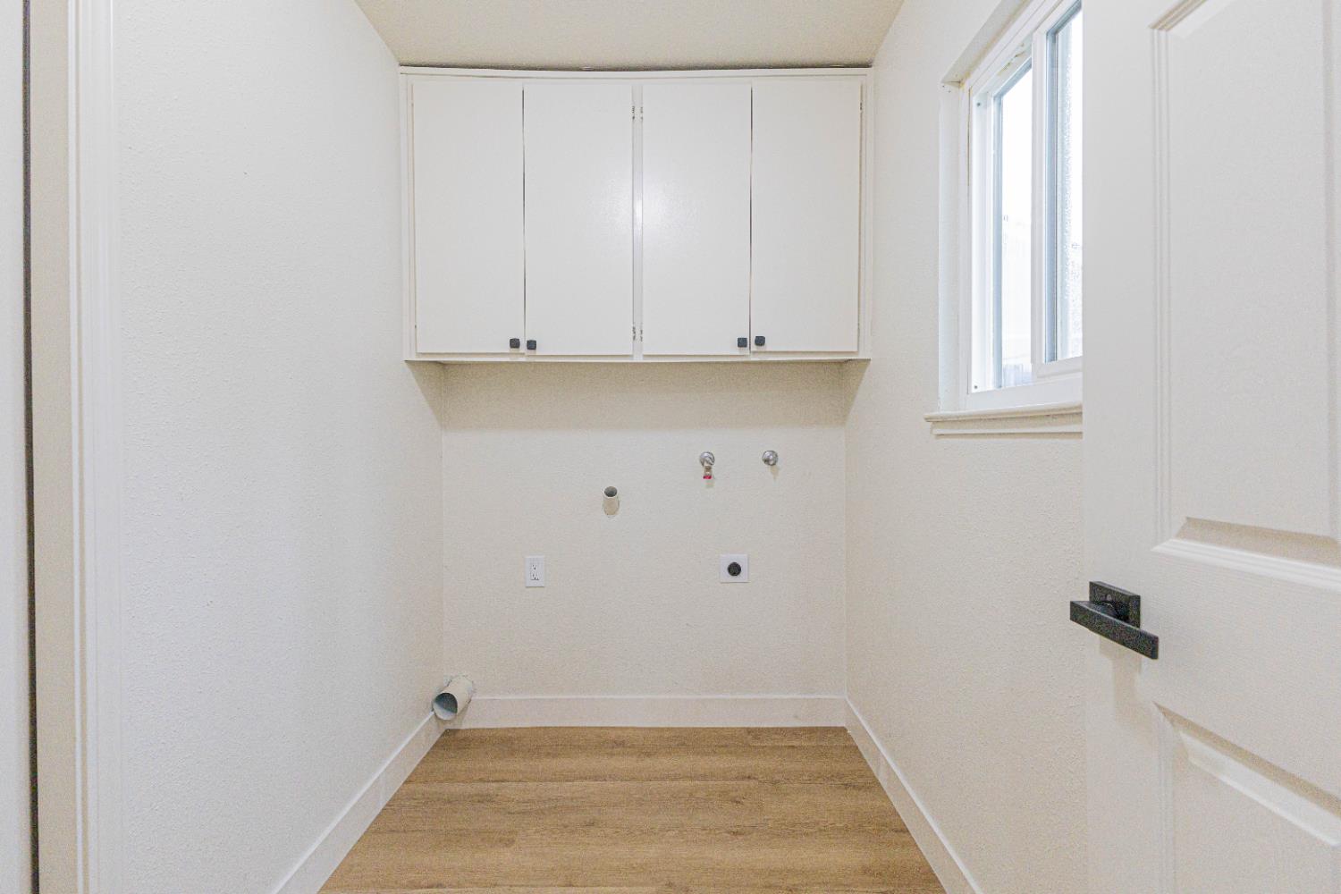 715 Rosehill Dr, Chowchilla, CA 93610