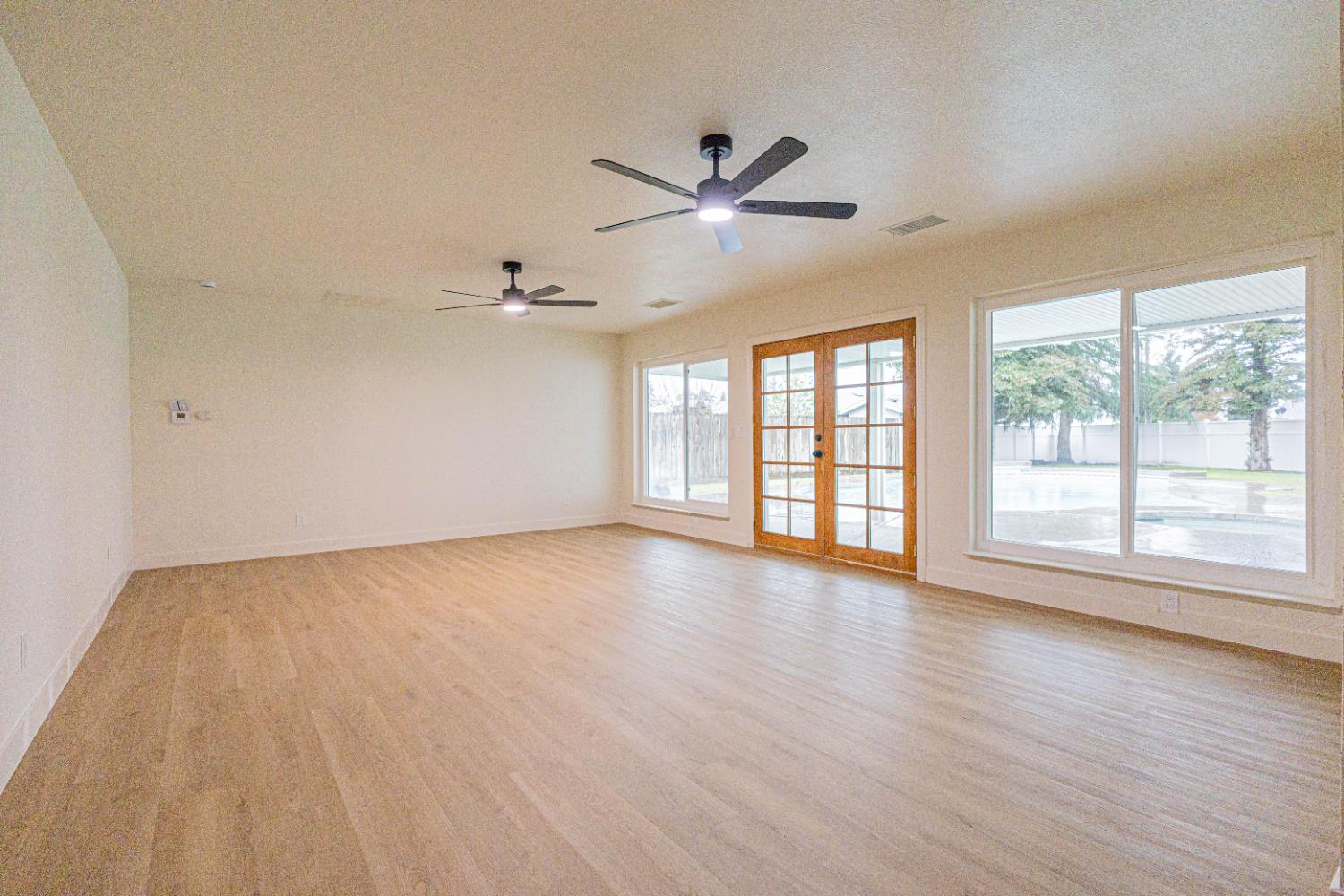 715 Rosehill Dr, Chowchilla, CA 93610