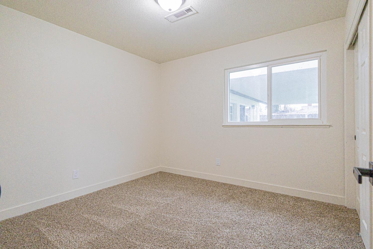 715 Rosehill Dr, Chowchilla, CA 93610