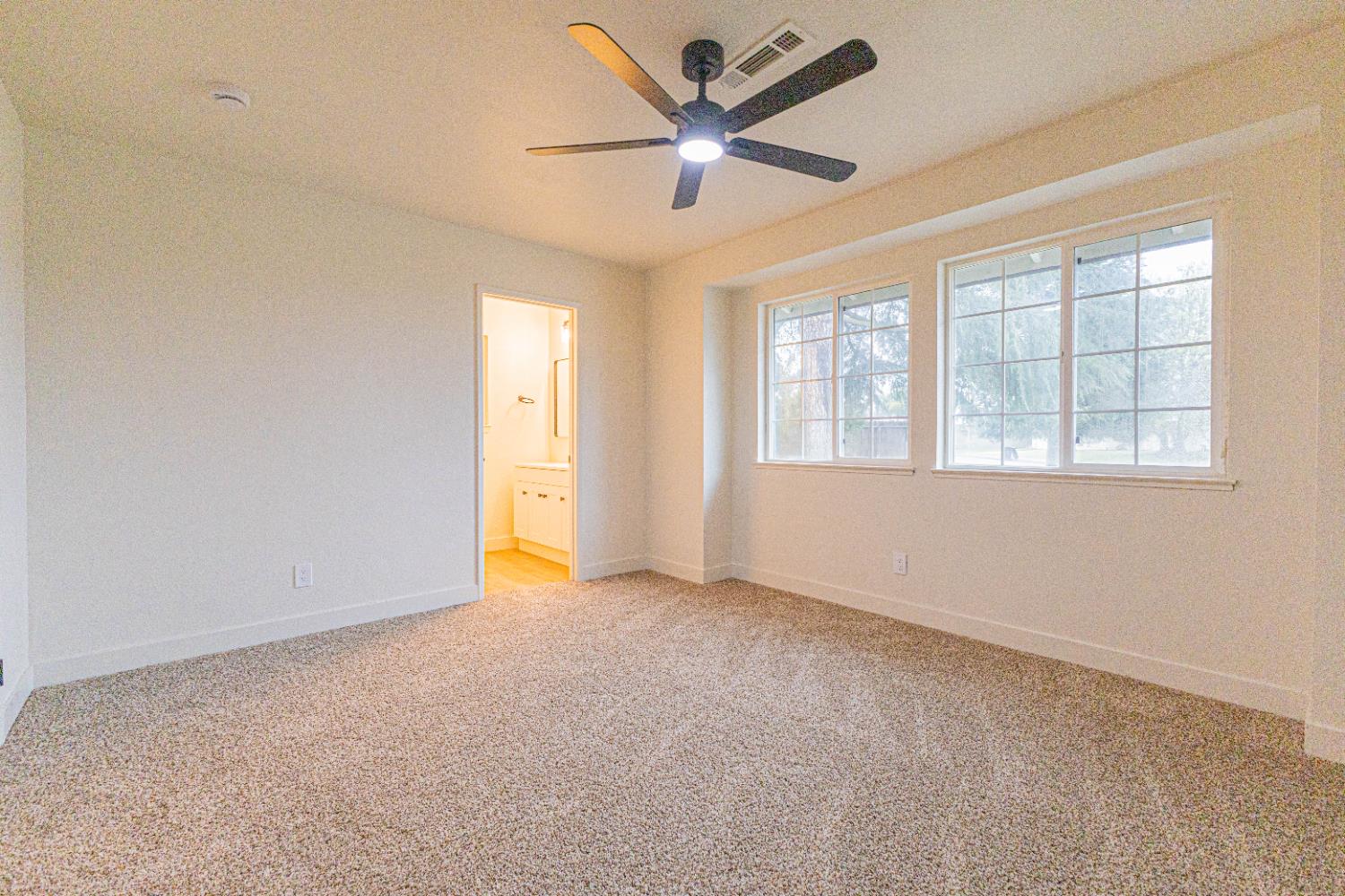 715 Rosehill Dr, Chowchilla, CA 93610