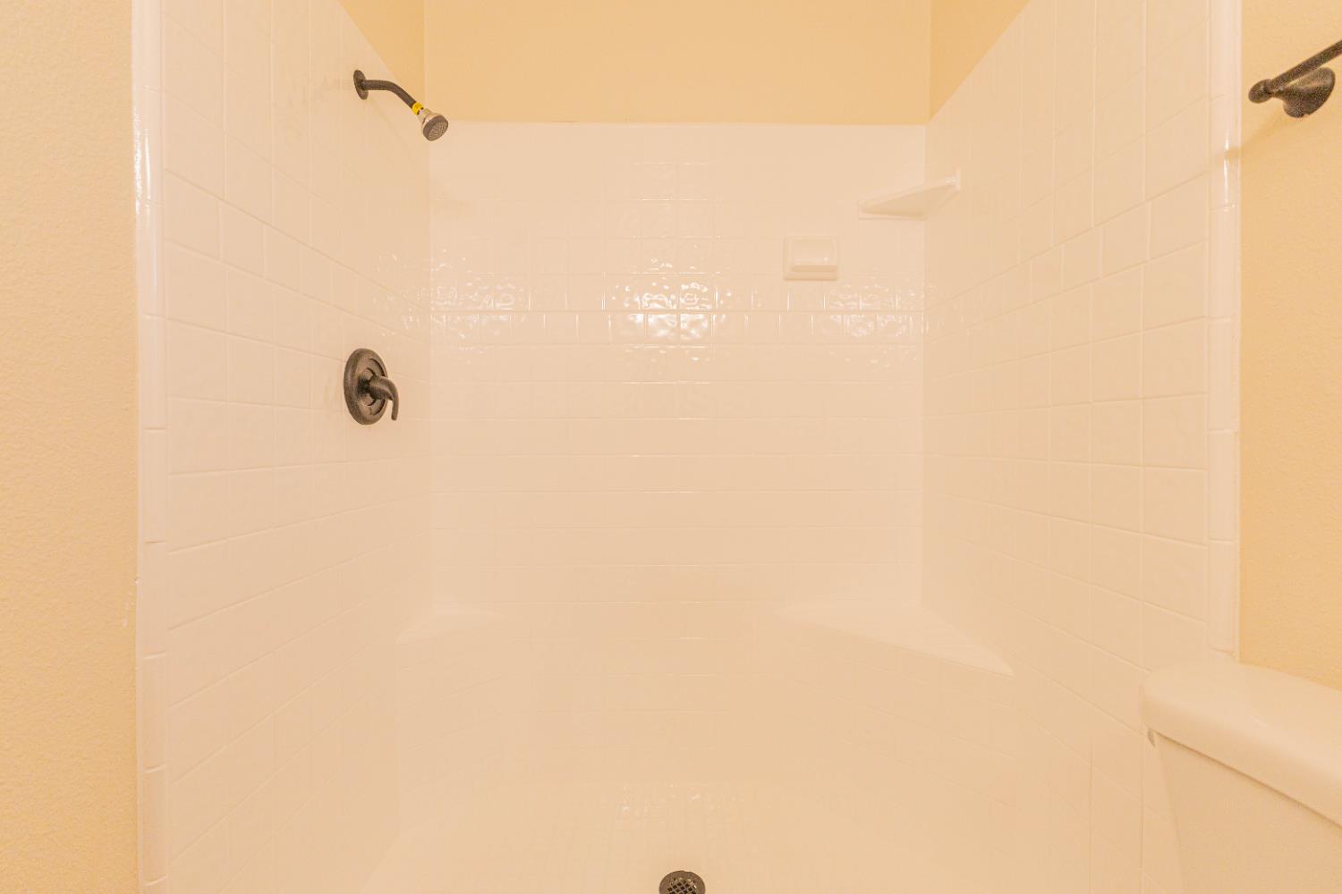 715 Rosehill Dr, Chowchilla, CA 93610