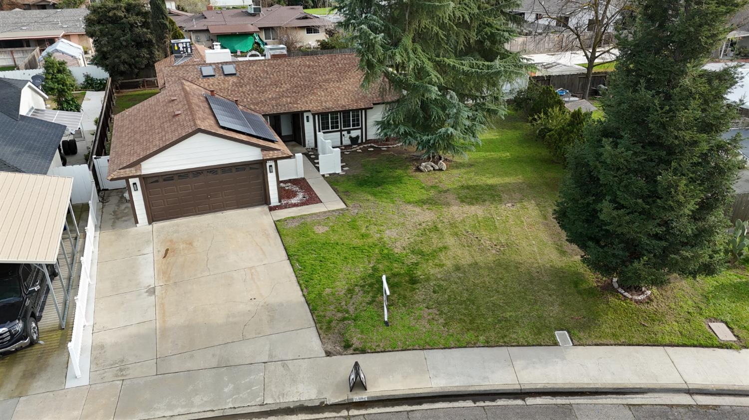 715 Rosehill Dr, Chowchilla, CA 93610