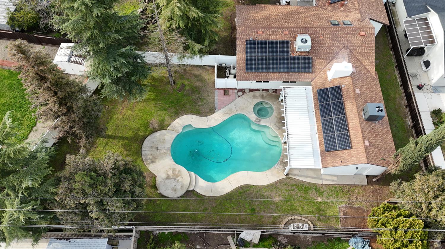 715 Rosehill Dr, Chowchilla, CA 93610