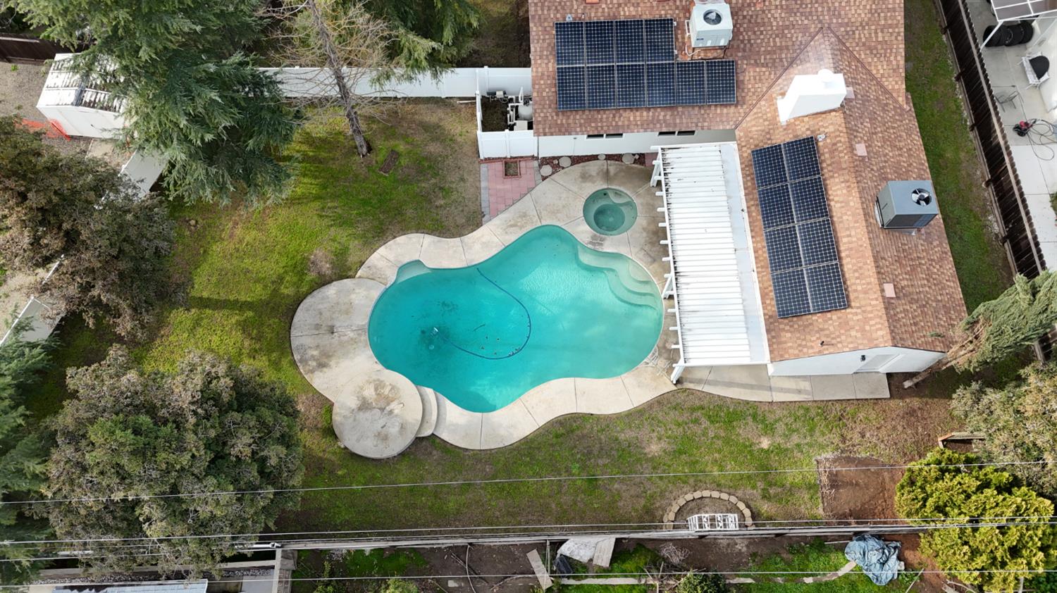 715 Rosehill Dr, Chowchilla, CA 93610