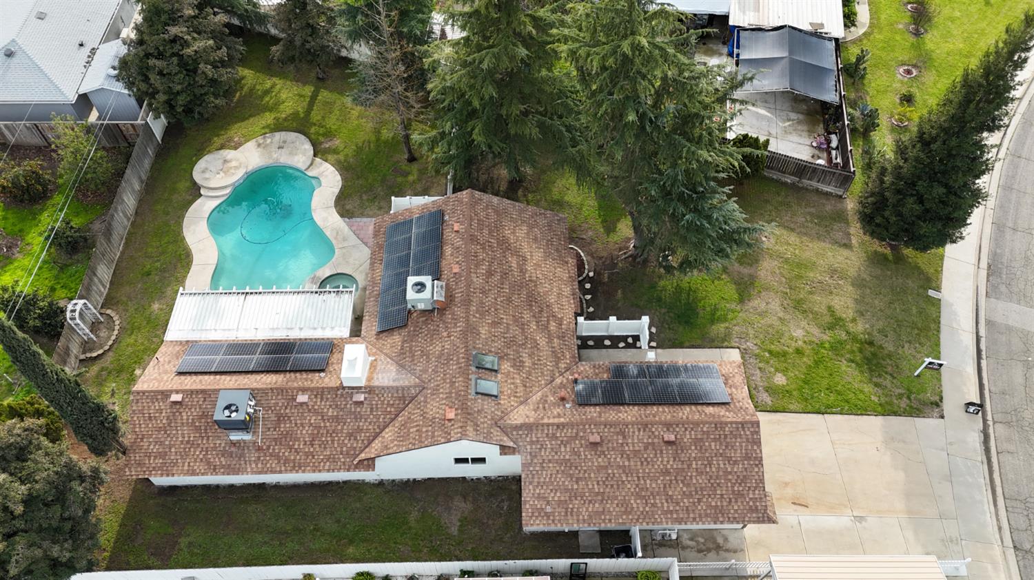 715 Rosehill Dr, Chowchilla, CA 93610