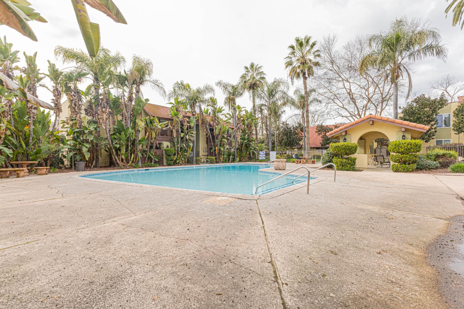 715 Rosehill Dr, Chowchilla, CA 93610