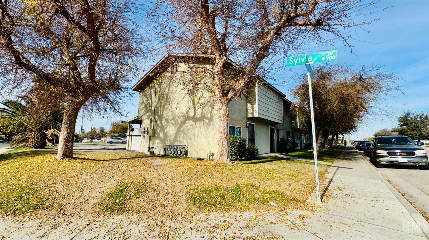 2909 S Chester, Bakersfield, CA 93304