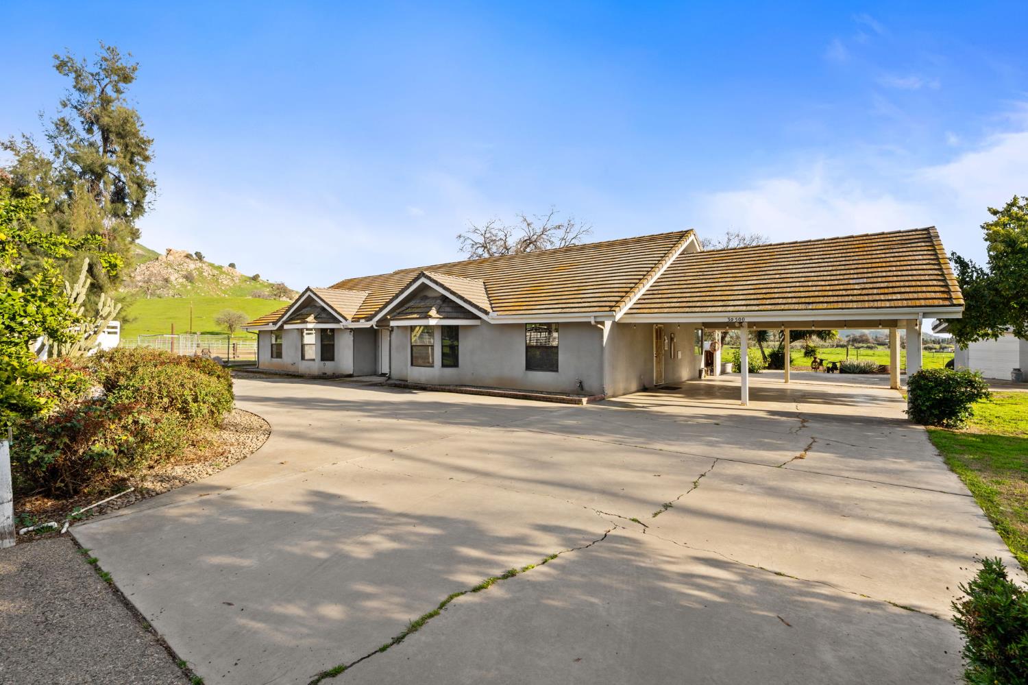39500 Millwood #C, Woodlake, CA 93286