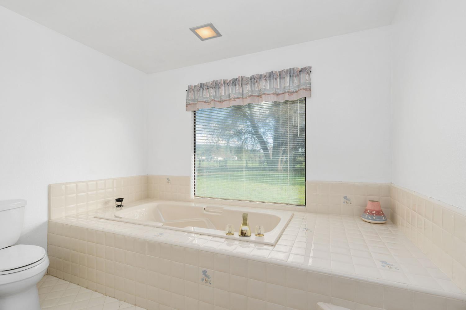 39500 Millwood #C, Woodlake, CA 93286