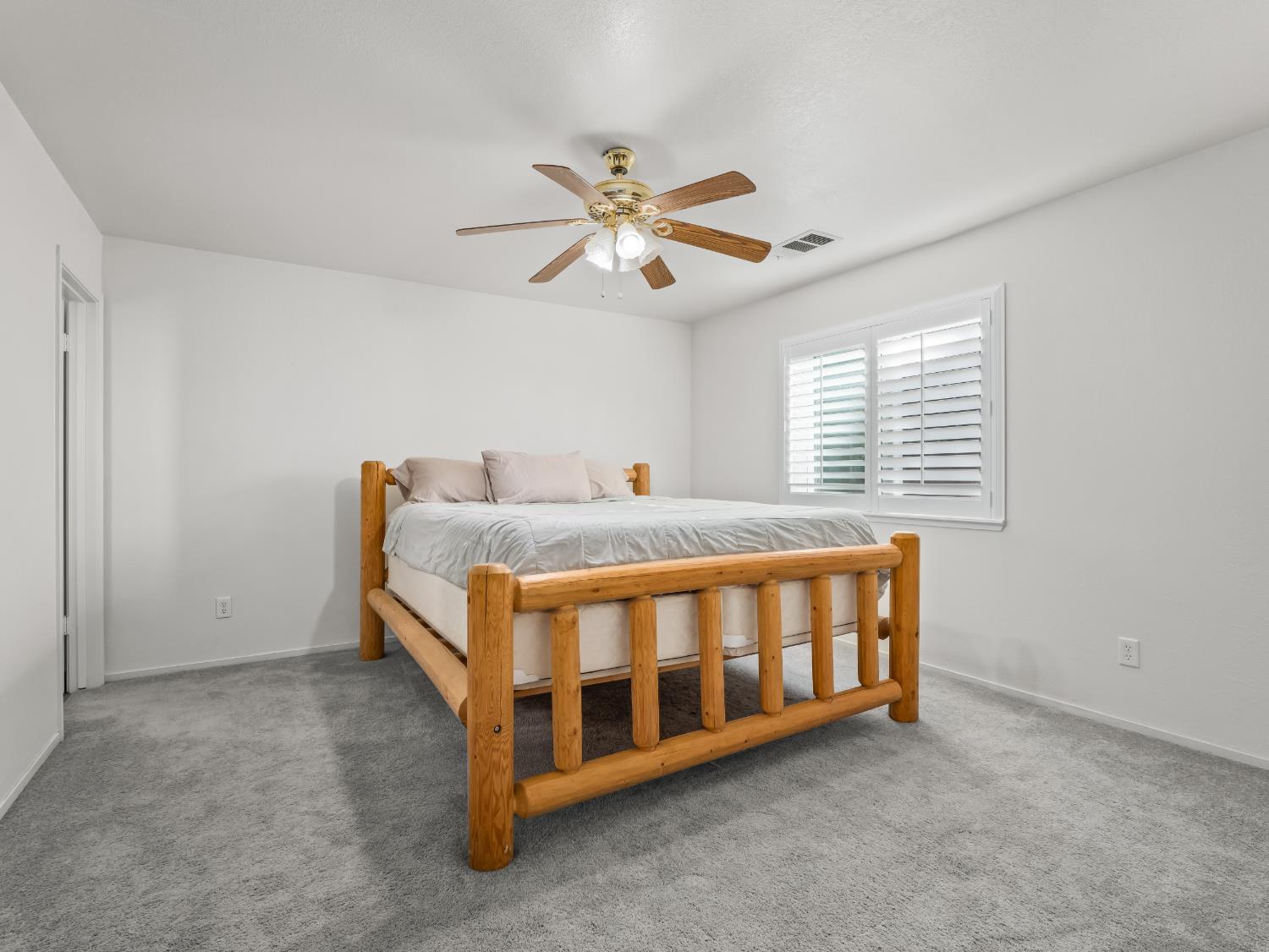 1334 Shirley Ave, Clovis, CA 93611