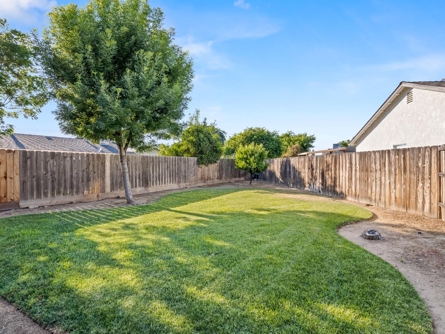 1334 Shirley Ave, Clovis, CA 93611