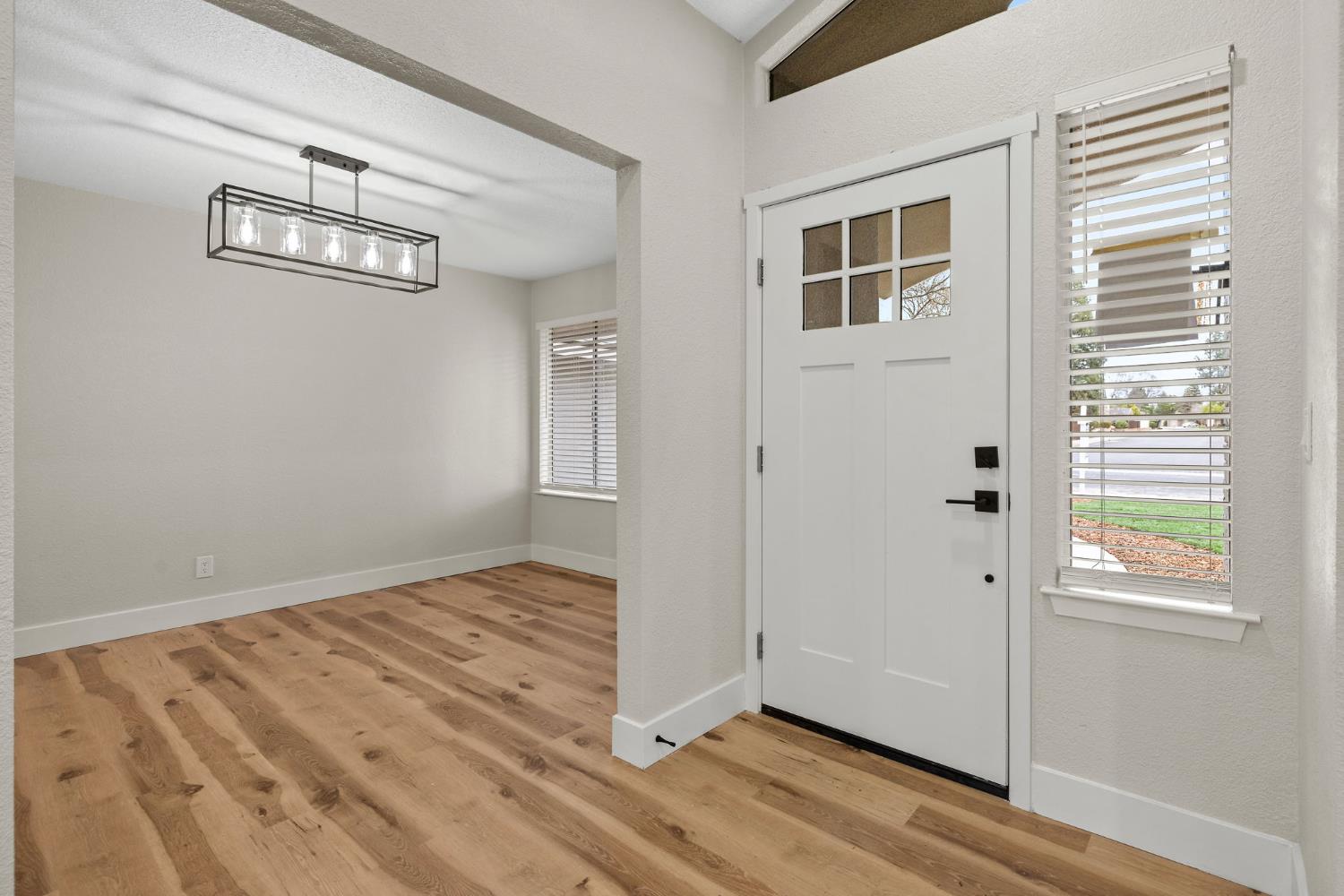 96 Burgan Ave, Clovis, CA 93611