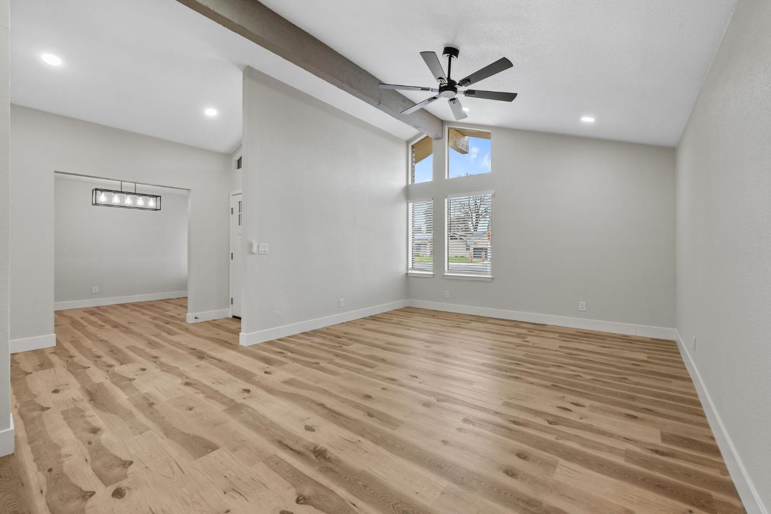 96 Burgan Ave, Clovis, CA 93611