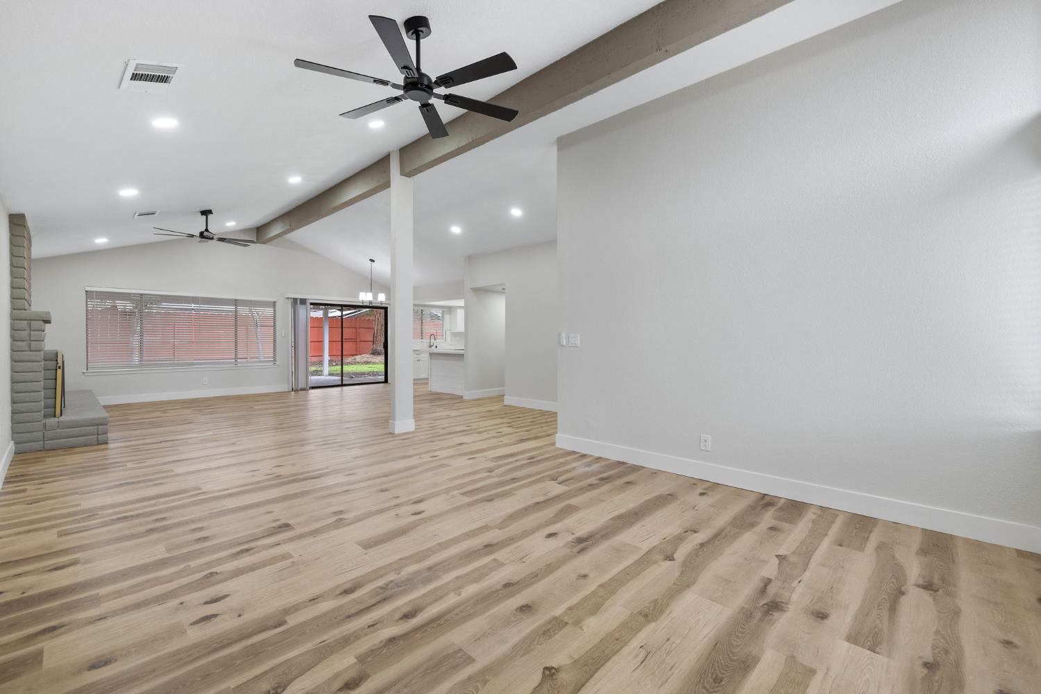 96 Burgan Ave, Clovis, CA 93611