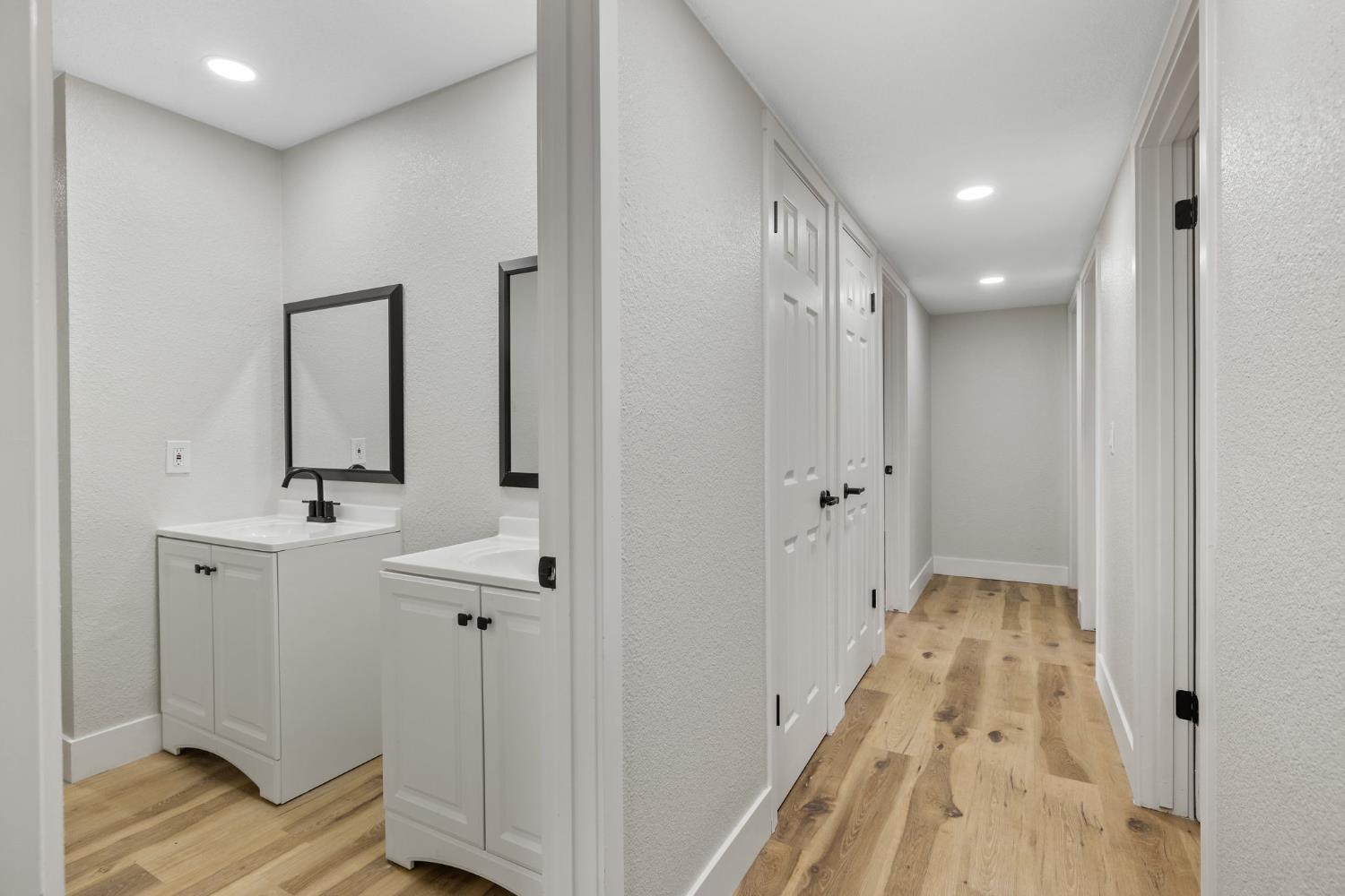 96 Burgan Ave, Clovis, CA 93611