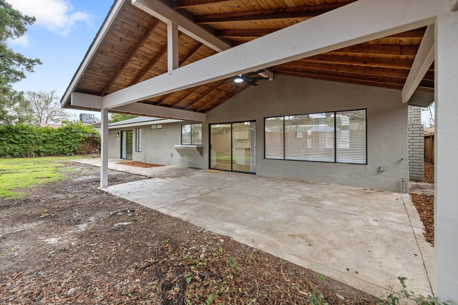 96 Burgan Ave, Clovis, CA 93611