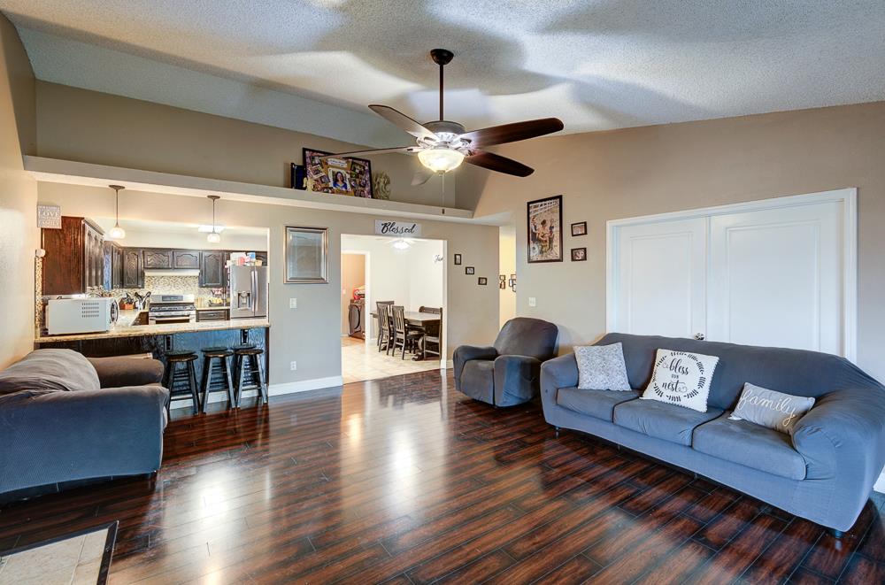 3643 W Robinson Ave, Fresno, CA 93722