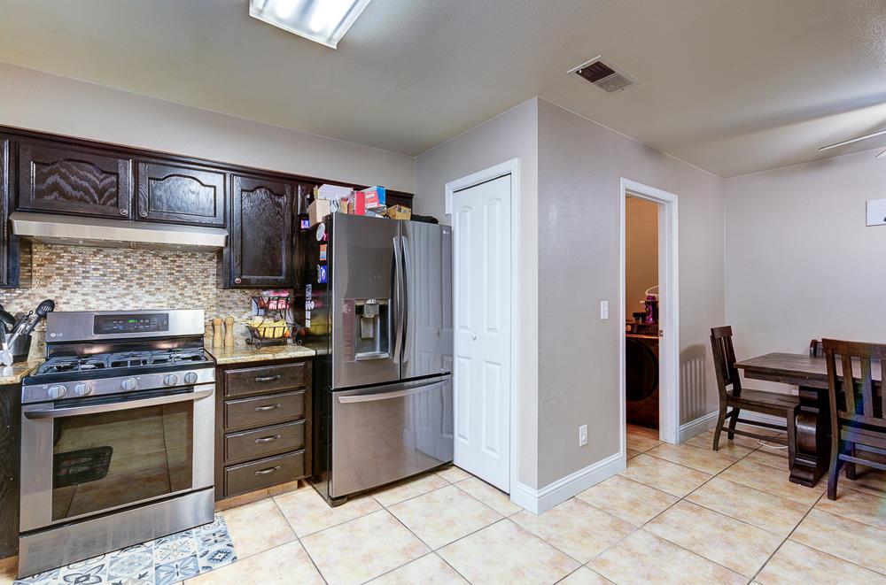 3643 W Robinson Ave, Fresno, CA 93722