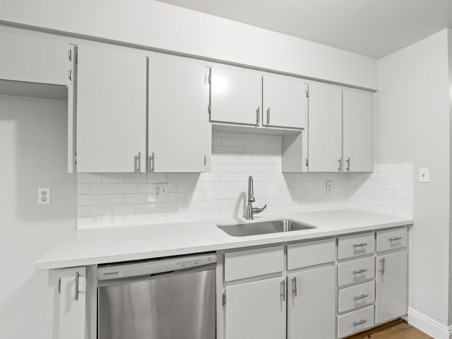 5833 E Pontiac Way, Fresno, CA 93727