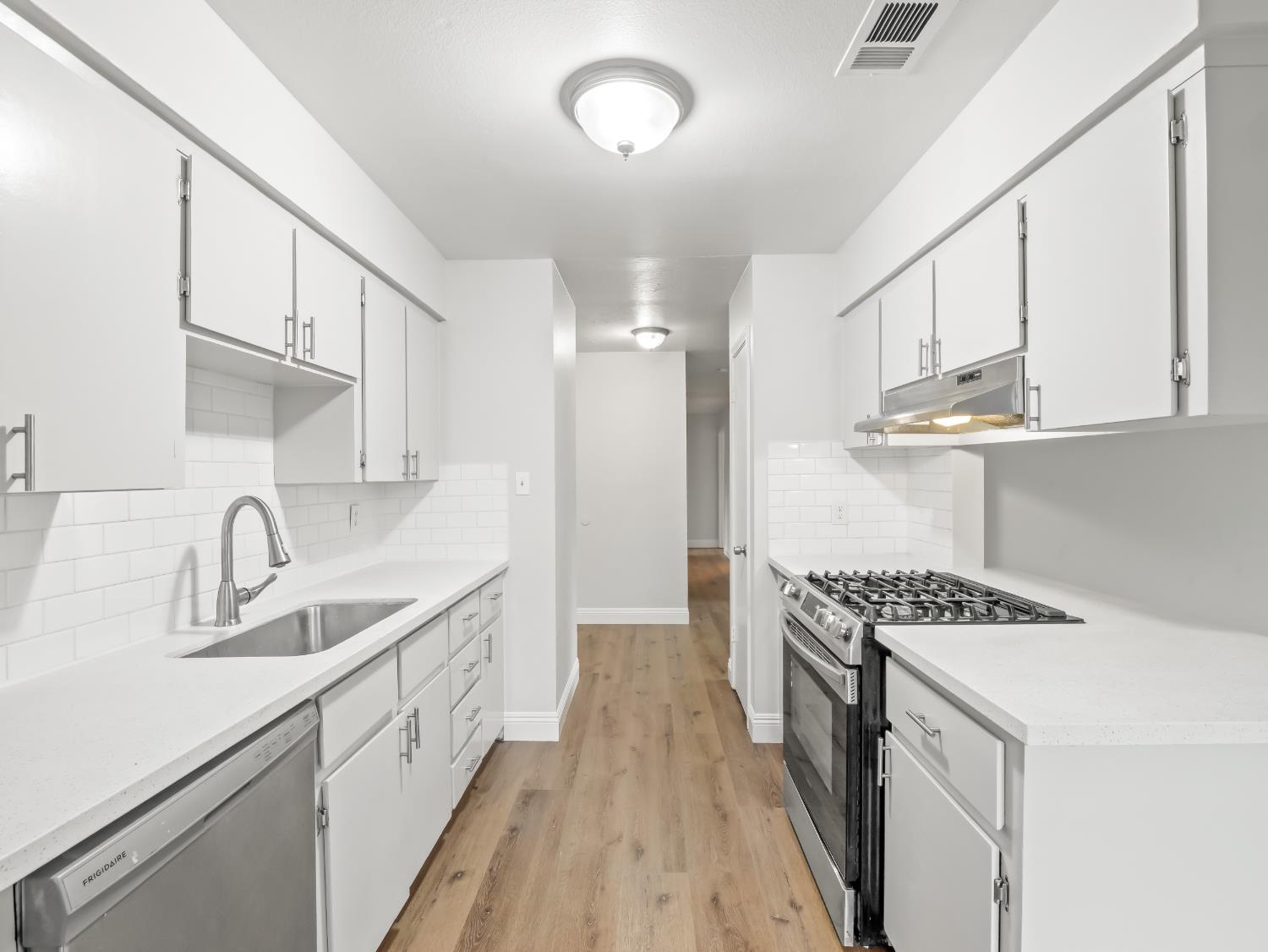 5833 E Pontiac Way, Fresno, CA 93727