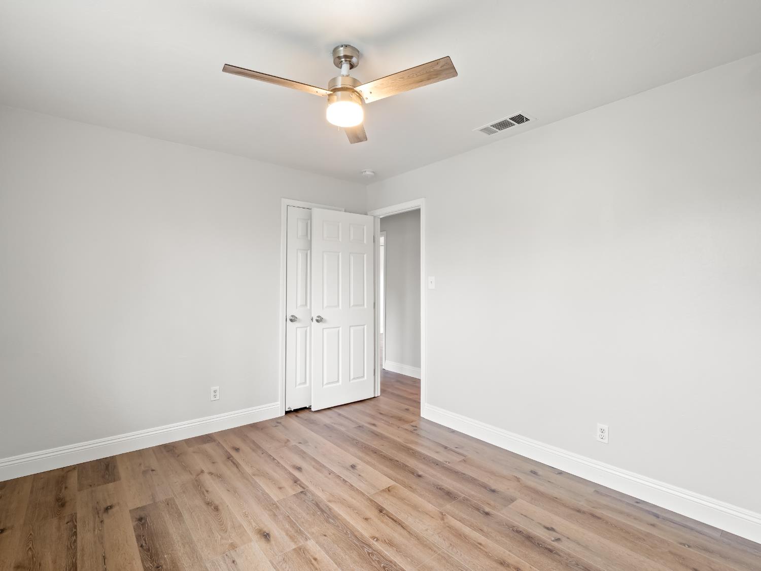 5833 E Pontiac Way, Fresno, CA 93727