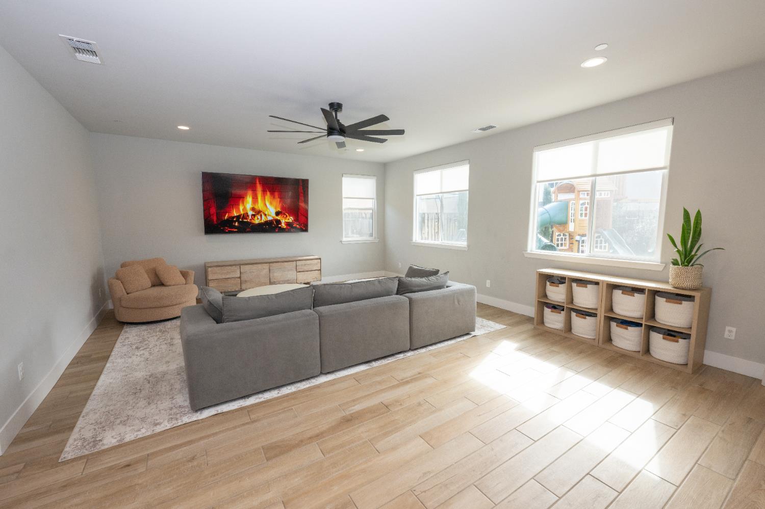 3970 Mitchell Ave, Clovis, CA 93619