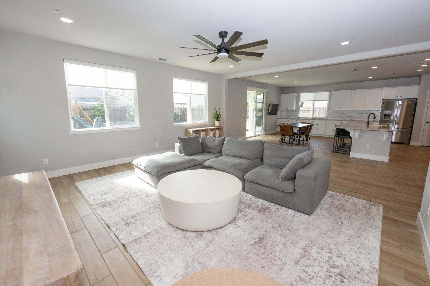 3970 Mitchell Ave, Clovis, CA 93619