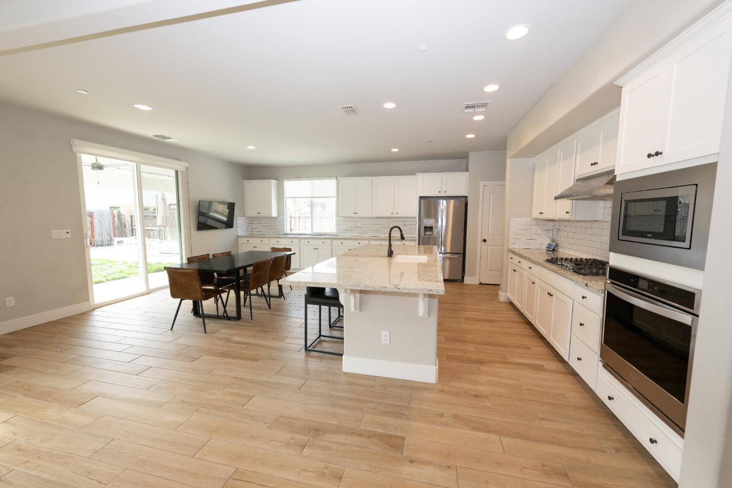 3970 Mitchell Ave, Clovis, CA 93619