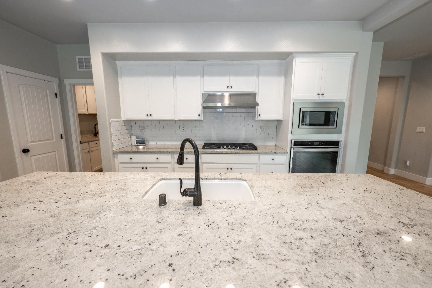 3970 Mitchell Ave, Clovis, CA 93619