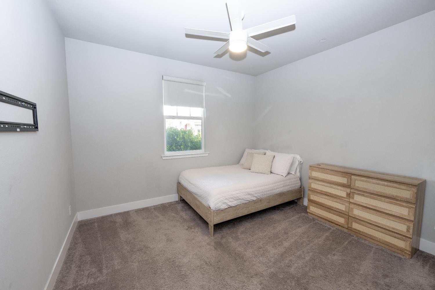 3970 Mitchell Ave, Clovis, CA 93619