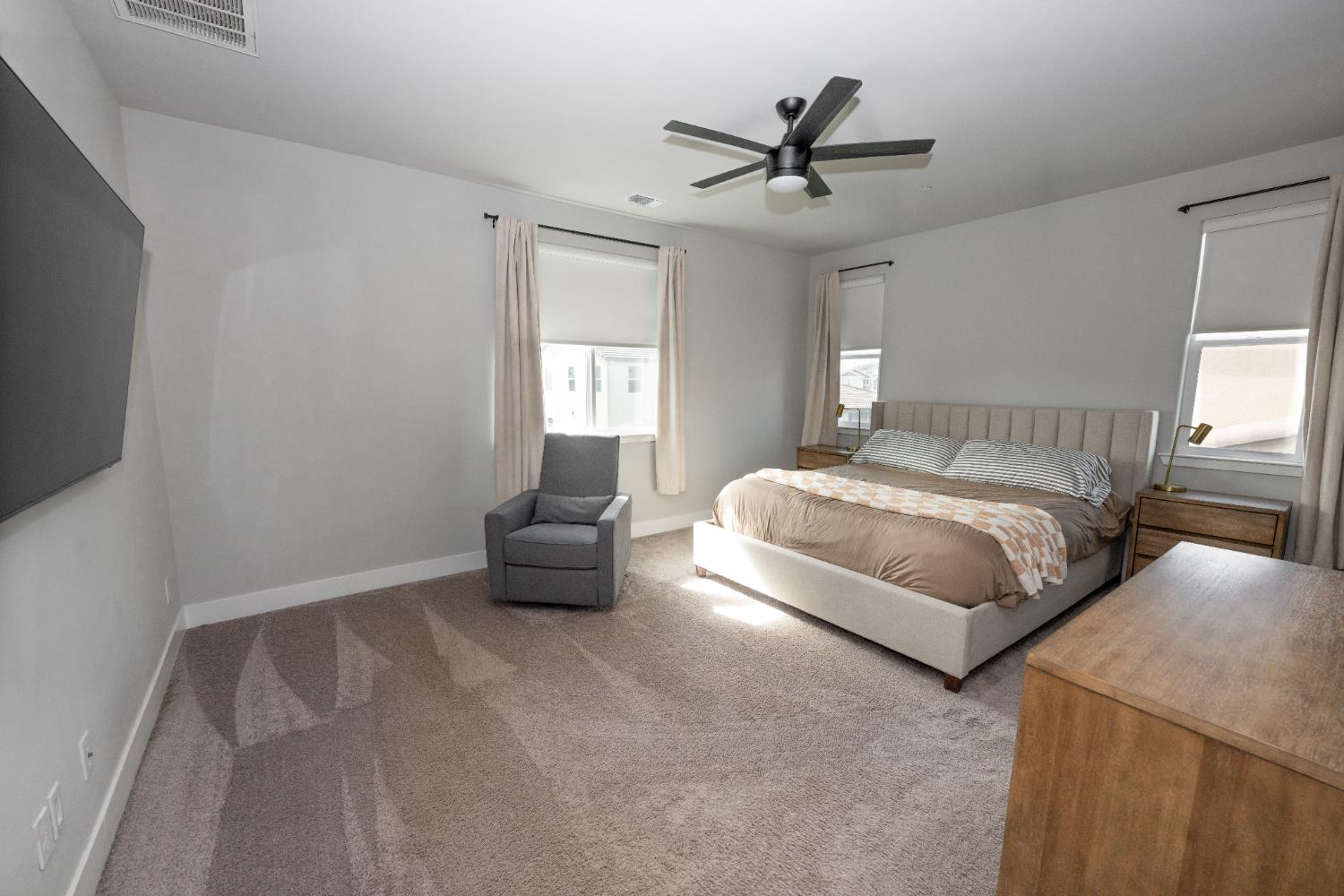 3970 Mitchell Ave, Clovis, CA 93619