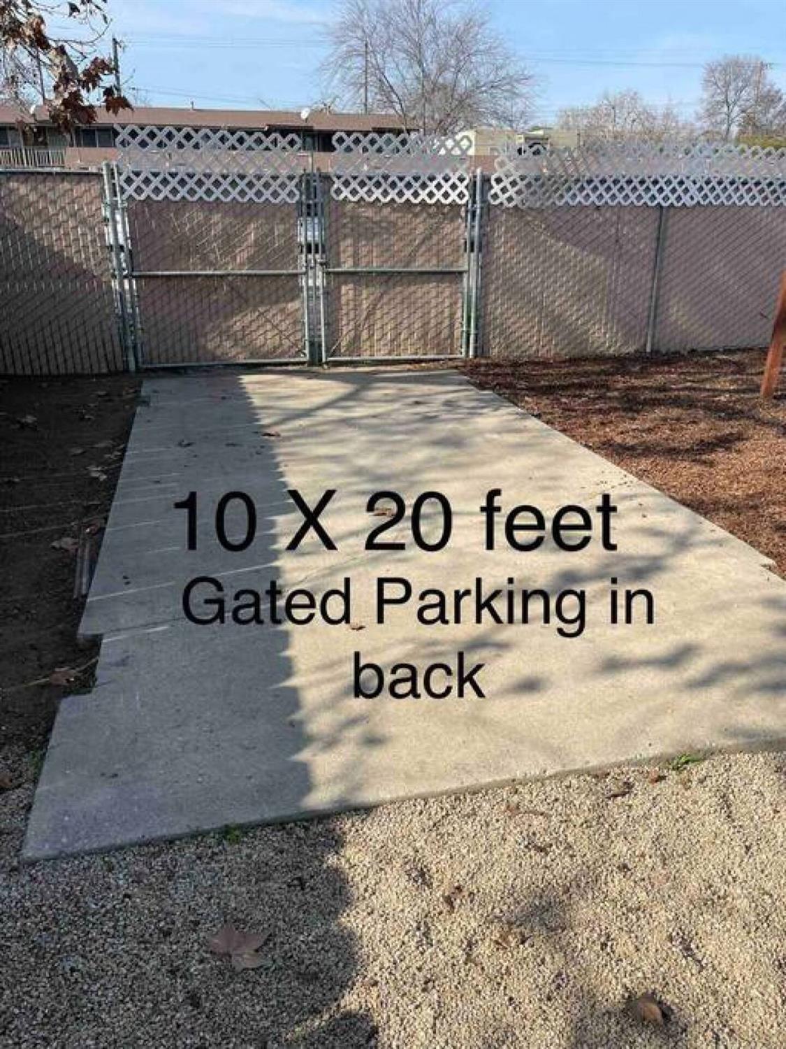 605 N Poplar Ave, Fresno, CA 93728