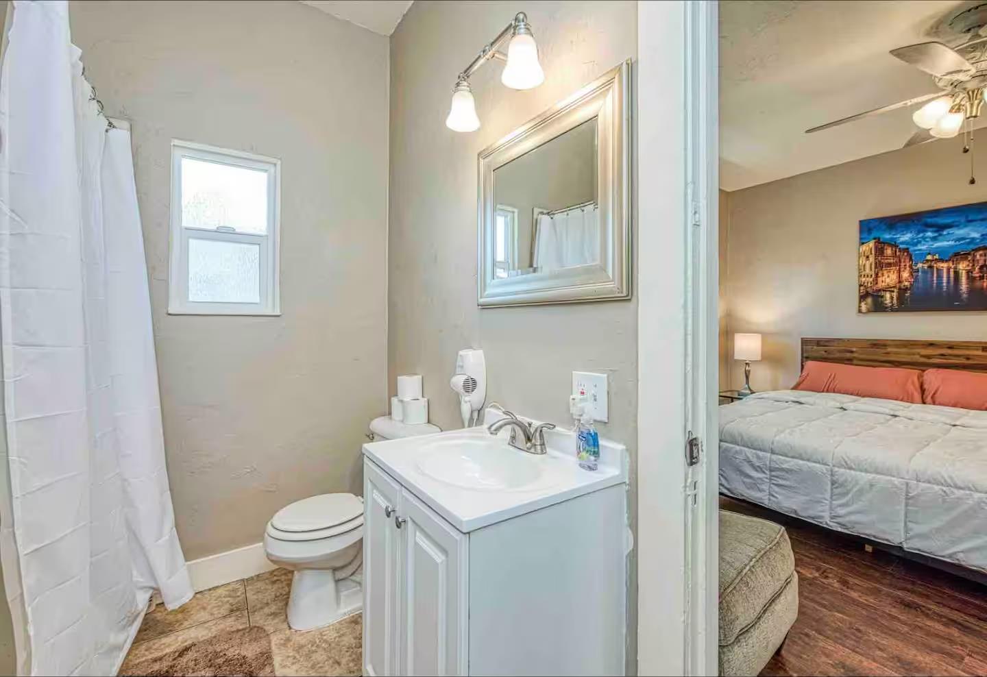 605 N Poplar Ave, Fresno, CA 93728